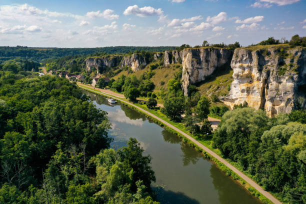 istockphoto-1335068100-612x612.jpeg